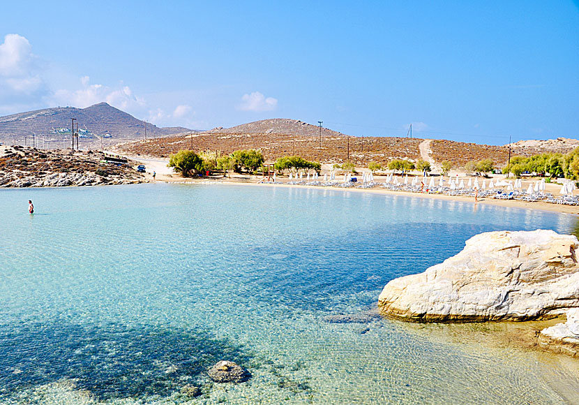 Missa inte Monastiri beach när du reser till sandstränderna i Kolymbithres på Paros. 