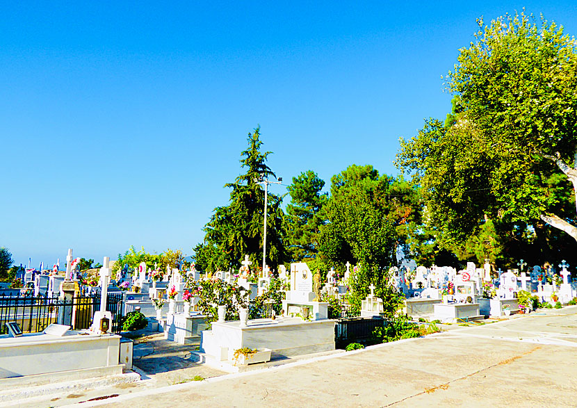 Den stora kyrkogården i Koroni Castle. 