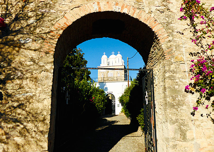 Ingången till nunneklostret Monastery of Timiou Prodromou i Koroni.