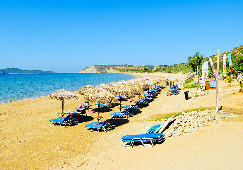 Lampes beach är en av många fina och barnvänliga sandstränder på Peloponnesos.  