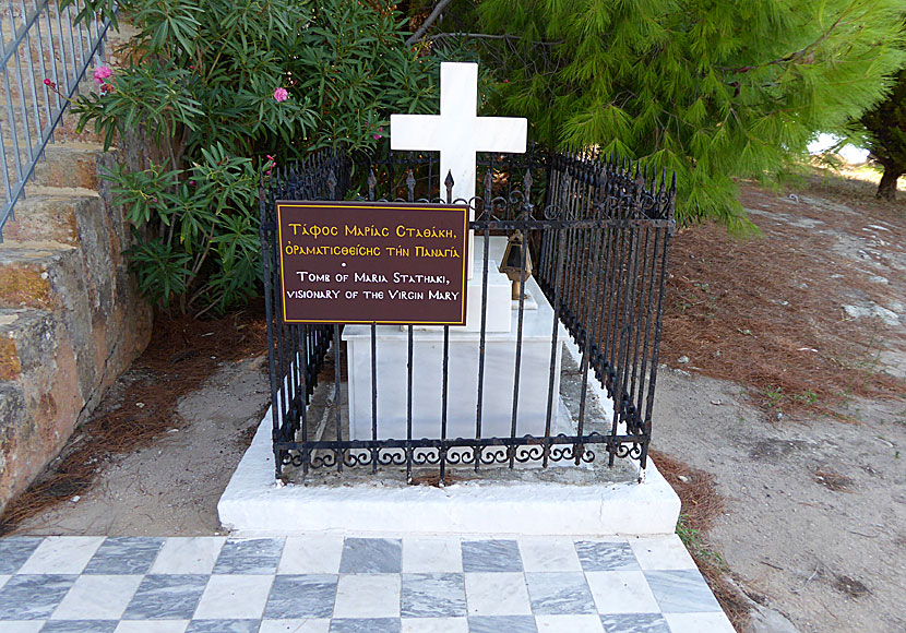 Maria Stathakis grav i Koroni Castle. Maria Stathakis var från Koroni och var den kvinna som såg de heliga ikonerna. 