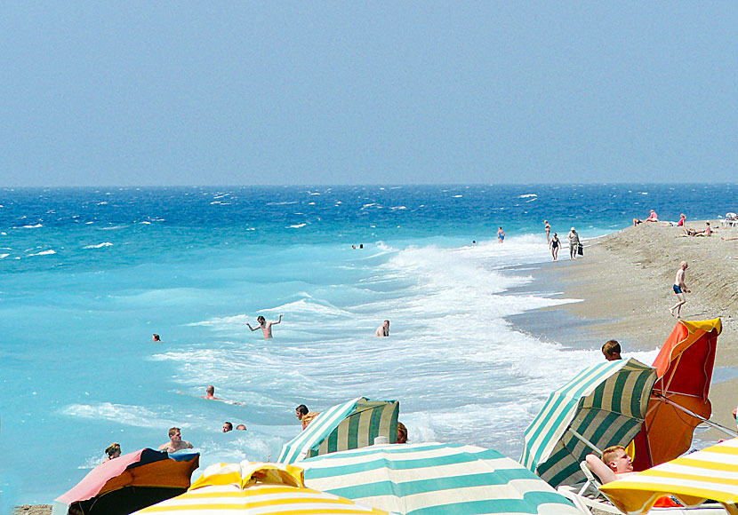 Det blåser nästan alltid och vågorna går höga på Windy beach i Rhodos stad.