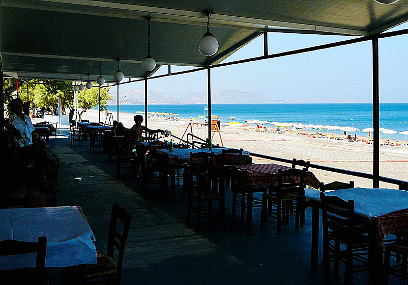 Gennadi beach ligger strax norr om Glystra beach på Rhodos. 