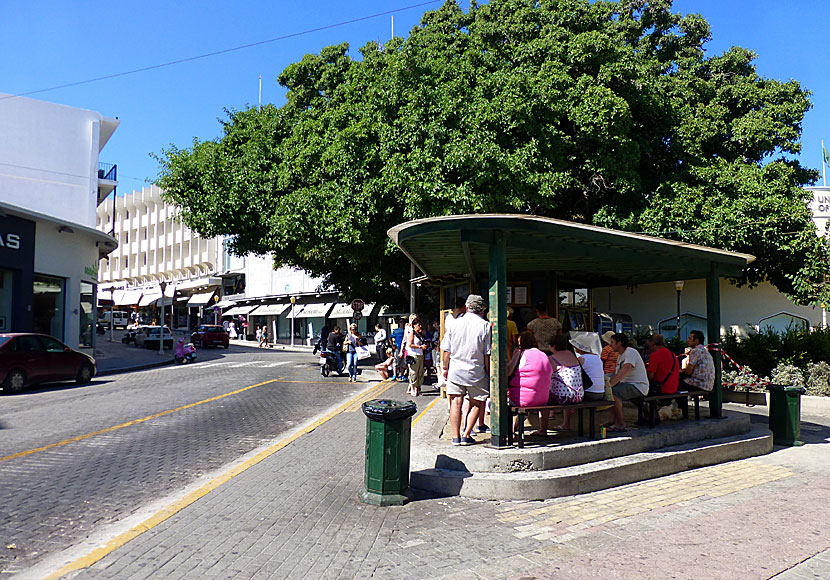 Busstationen i Mandrakihamnen på Rhodos.