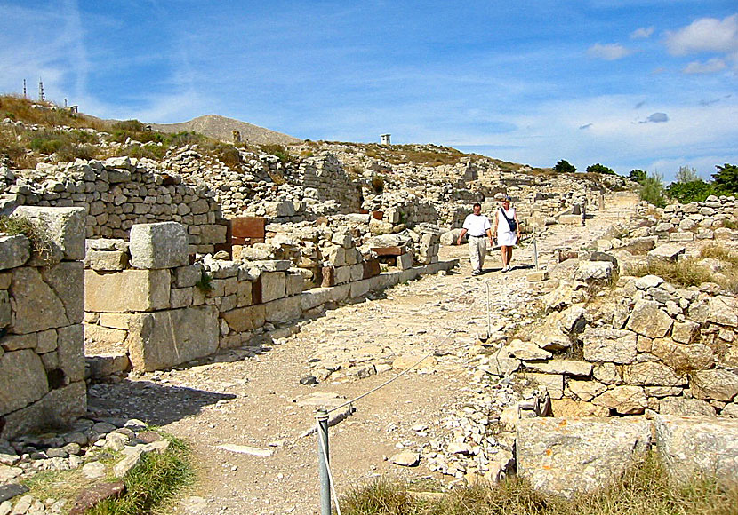Ruinerna efter Ancient Thira på Santorini i Kykladerna. 