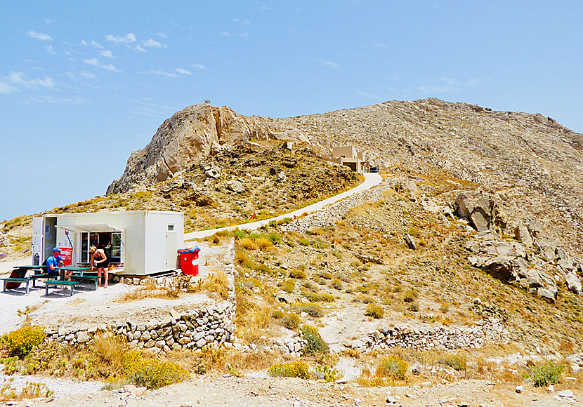 Vid stigen som går till Ancient Thira på Santorini finns en kantina.