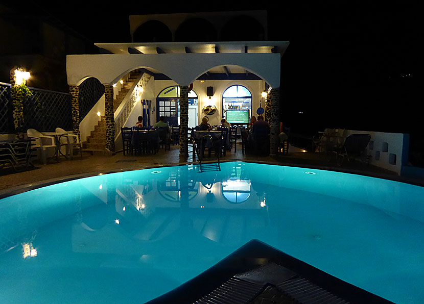 Honeymoon Beach Hotel och taverna i Perivolos på Santorini.