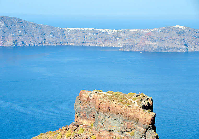 Vandra till Skaros Rock i Imerovigli på Santorini.