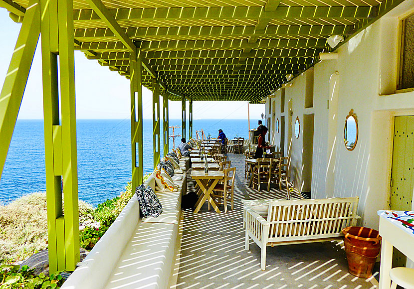 Katharos beach. Santorini. Taverna.