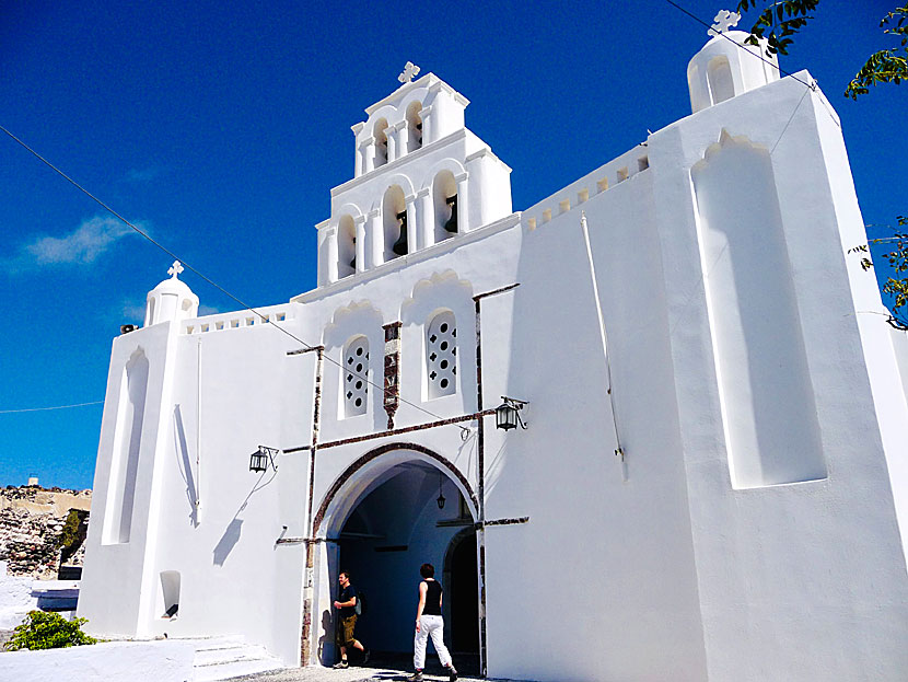 Den stora pampiga kyrkan i Pyrgos.