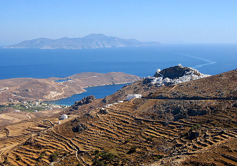 Utsikt över Livadi från Chora på Serifos.