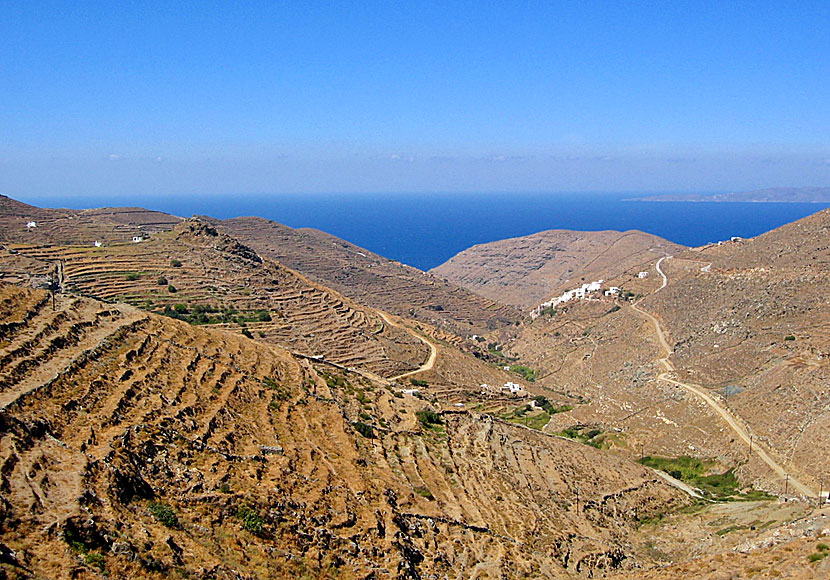 Vandringar och vandringskartor på ön Serifos i Grekland.
