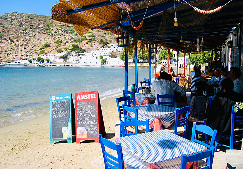 Bra tavernor och restauranger vid stranden i Vathy på Sifnos.