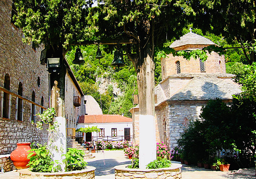 Klostret Evangelistria Monastery på Skiathos får man inte missa. 