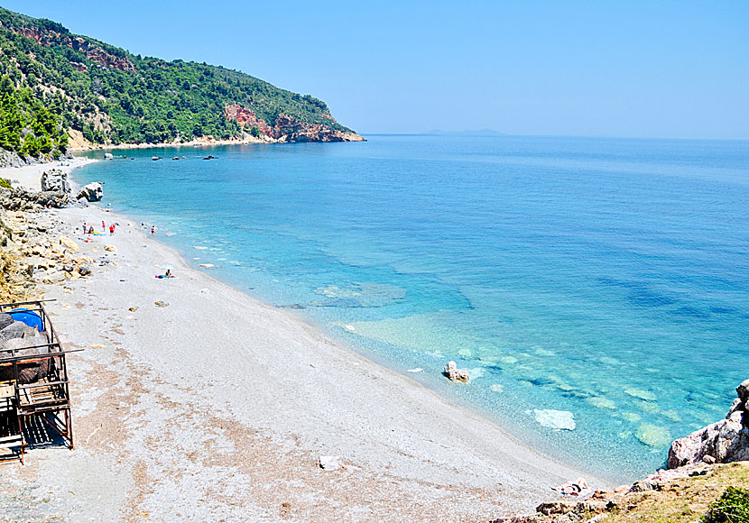 Missa inte Velanio beach när du besöker stranden Stafilos nära Skopelos stad.
