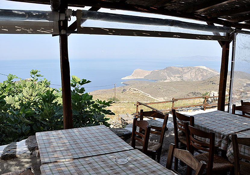 Taverna Plakostroto i San Michalis på Syros.