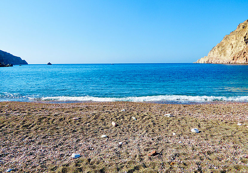 Tholos beach är en av flera okända stränder på Tilos.
