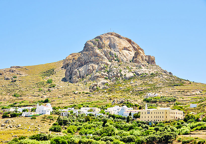 Catholic Shrine of the Sacred Heart of Jesus monastery ligger under Exobourgo på Tinos.