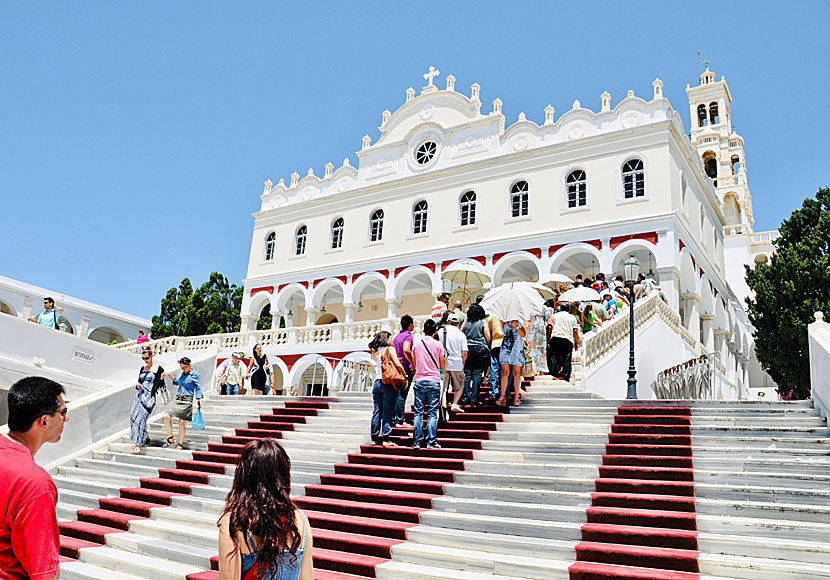 Den heliga kyrkan Panagia Evangelistria i Tinos stad.