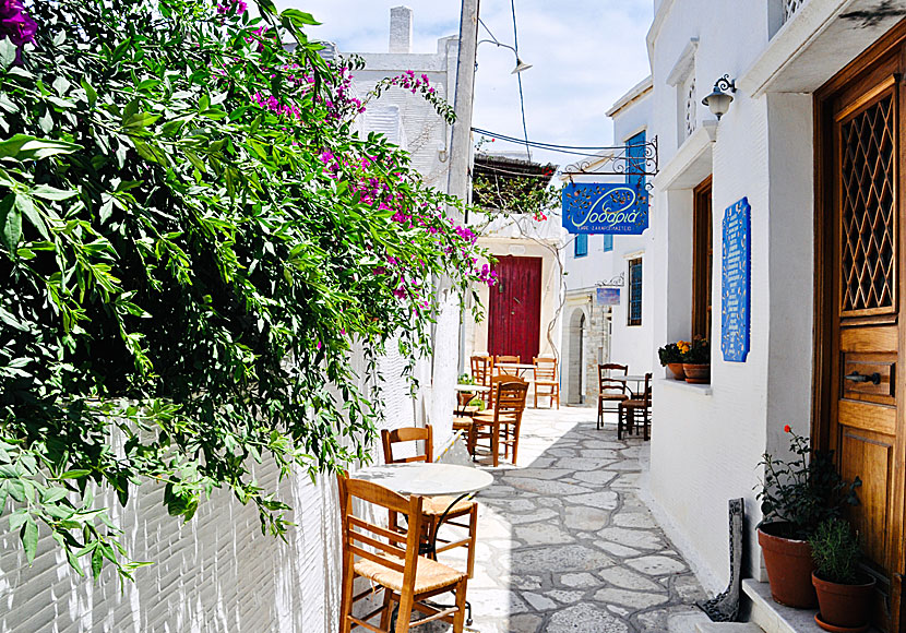 Kaféer och tavernor i Pyrgos på Tinos.