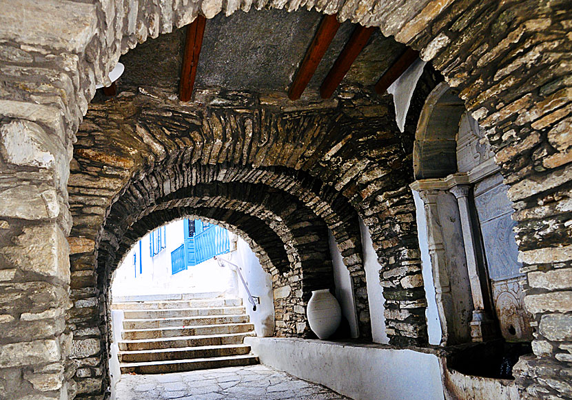 Byn Kardiani är en av de äldsta byarna på Tinos.