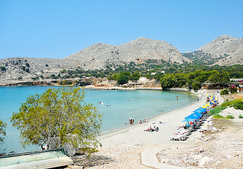 Pondamos beach är den bästa stranden på Chalki i Grekland.