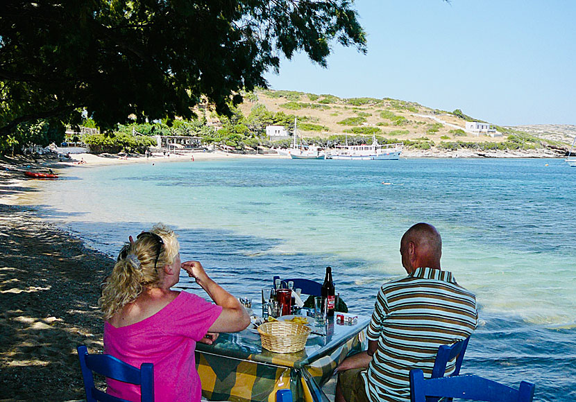 Restauranger på ön Marathi nära Lipsi i Grekland.