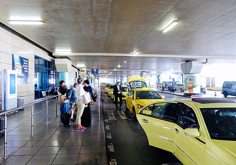 Taxibilar utanför Atens flygplats.