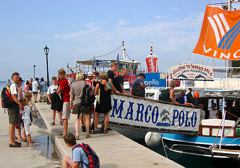 Utflyktsbåten Marco Polo till öarna Paxi och Antipaxi utgår från hamnen i Parga varje morgon. 