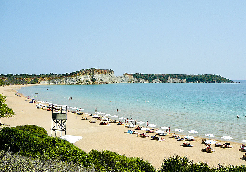 Gerakas beach är en av många fina sandstränder på Vassilikoshalvön på Zakynthos.