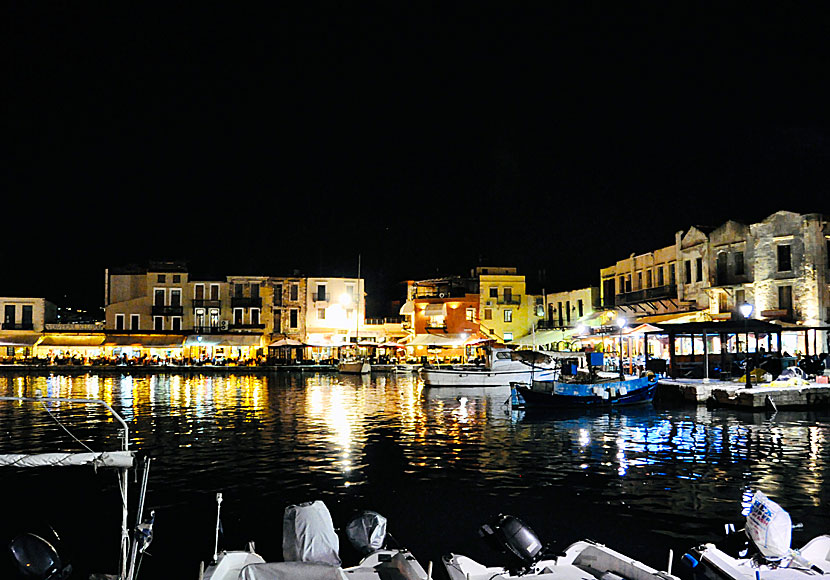 Den venetianska hamnen i Rethymnon på Kreta.
