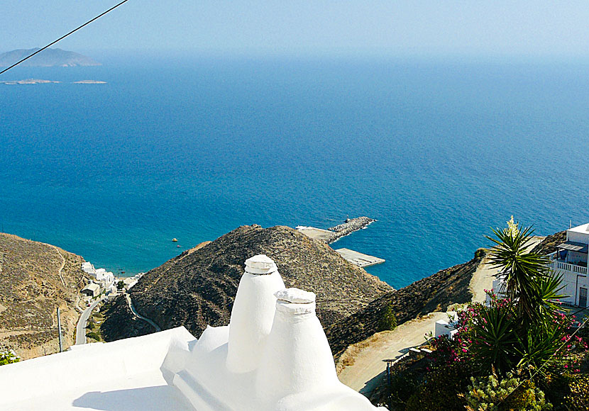 Från hamnen på Anafi går det färjor till Santorini, Karpathos, Rhodos och Kreta.