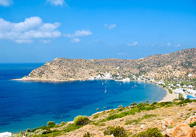 Sifnos är en av Kykladernas vackraste öar som den här bilden från Vathy visar. 