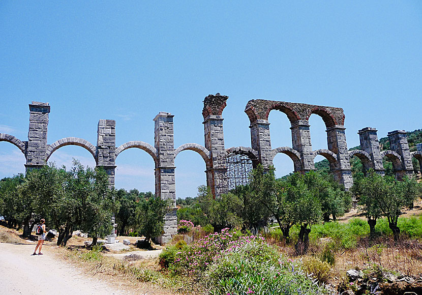 Den romerska akvedukten utanför byn Moria på ön Lesbos i Grekland.