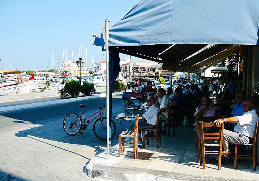 Bra grekiska tavernor och restauranger i Egina stad. 