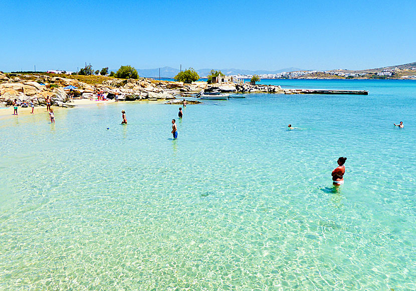 Havet runt de grekiska öarna är uppvärmt och ljuvligt redan i juni månad. 