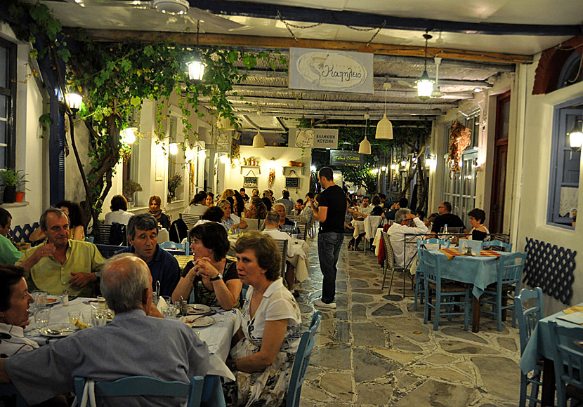 På öarna Tinos och Andros i Kykladerna kan man frossa i mycket god grekisk mat.