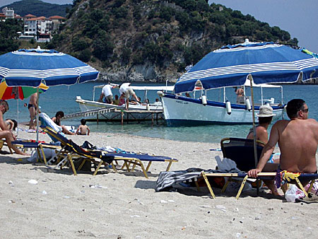 Badbåtar vid Valtos beach i Parga.
