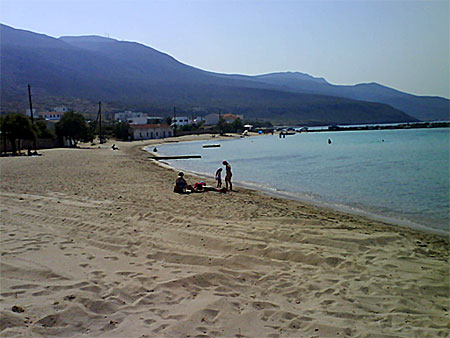 Kythera. Diakoftistranden norra halvan, den enda sandstranden på ön.