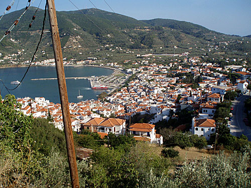 Vy över Skopelos stad