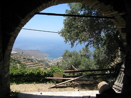 Utsikt från Kardiani mot Kardiani Bay, Giannaki och Agios Petros. Tinos.