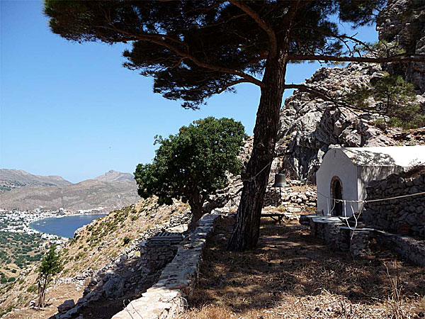 Uppe vid Agios Pavlos med utsikt över Livadia. Tilos.