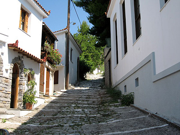 Gränd i Glossa på Skopelos.