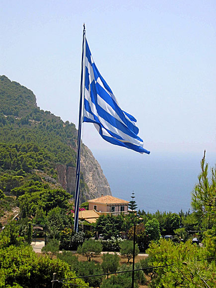 Världens största grekiska flagga i  Cape Keri på Zakynthos.