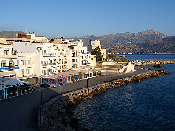 Utsikt från vårt hotell Manos Plaza i Pigadia, Karpathos.