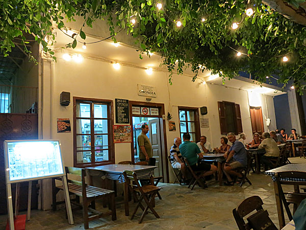 Trevliga restaurangen Omoni på Tilos.