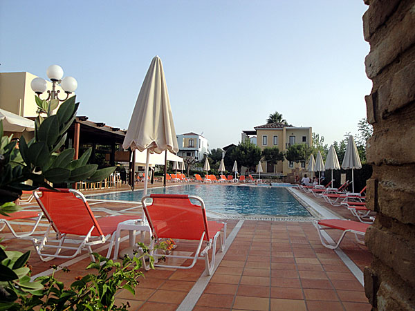 Hotell Vagia Mare. Pool. Gerani. Kreta.