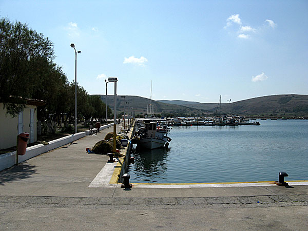 Limnos: hamnen i Moudros, Limnos näst största stad, känd från WW1.