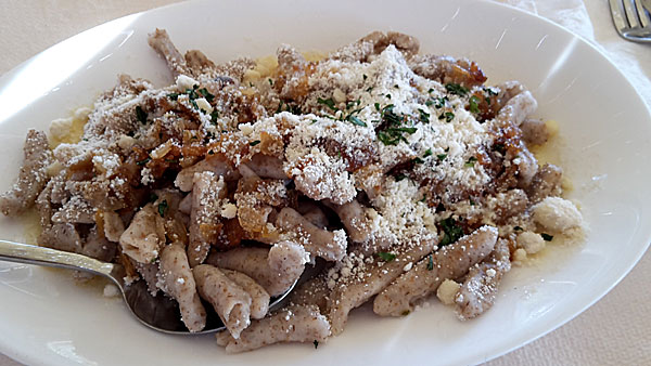 Makarounes - pasta från Karpathos.