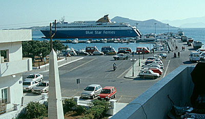 Hamnen i Naxos stad.